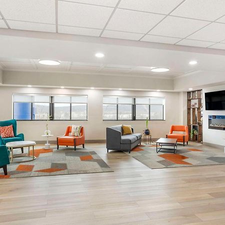 בלומסבורג Comfort Suites מראה חיצוני תמונה