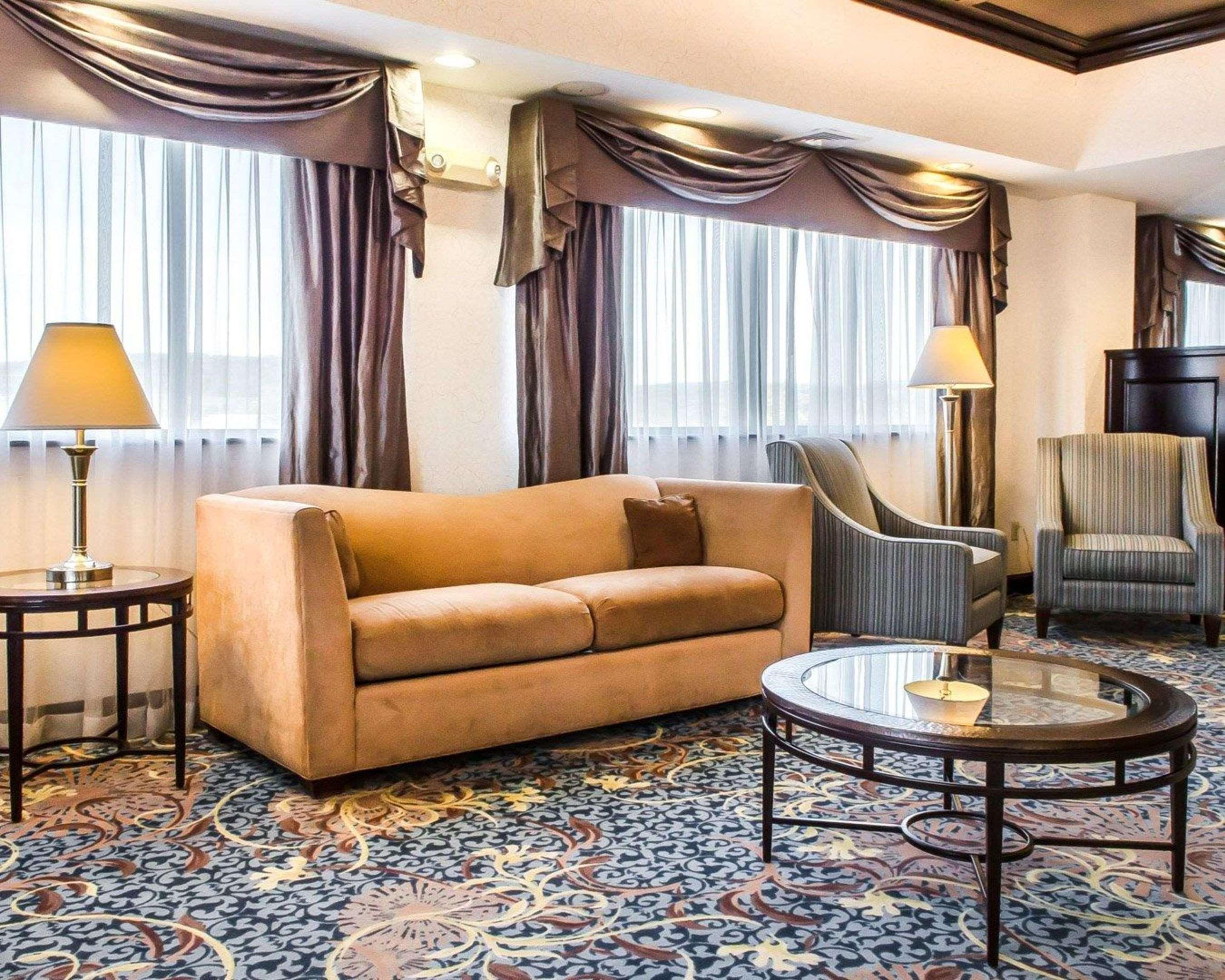 בלומסבורג Comfort Suites מראה חיצוני תמונה