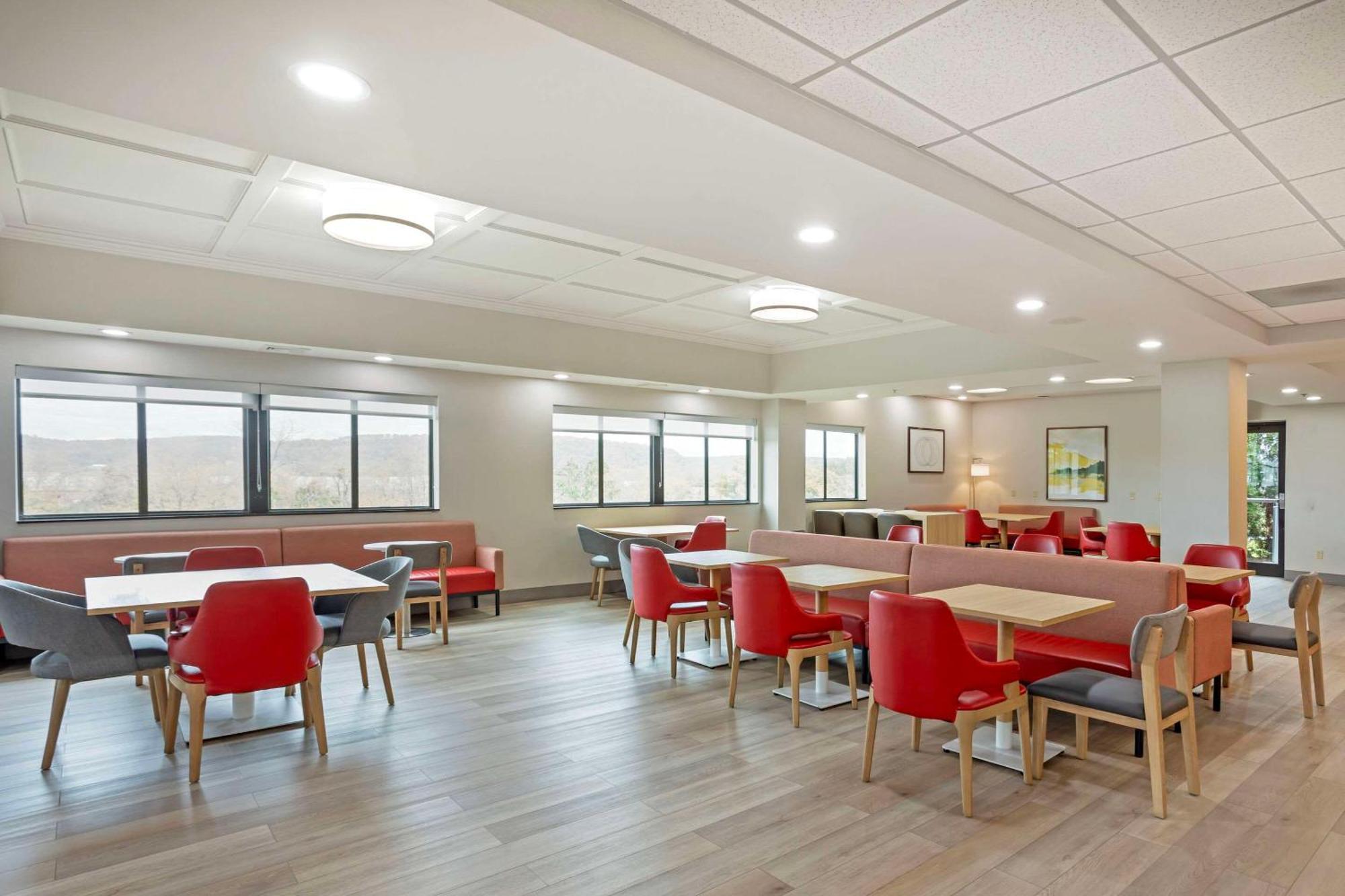 בלומסבורג Comfort Suites מראה חיצוני תמונה