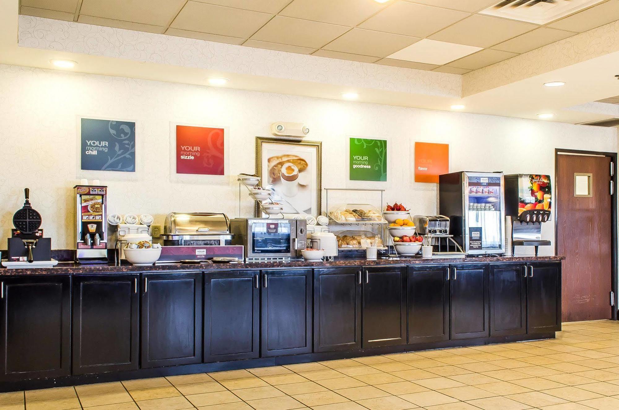 בלומסבורג Comfort Suites מראה חיצוני תמונה