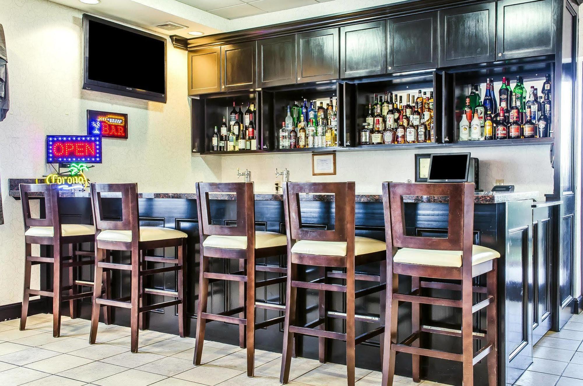 בלומסבורג Comfort Suites מראה חיצוני תמונה