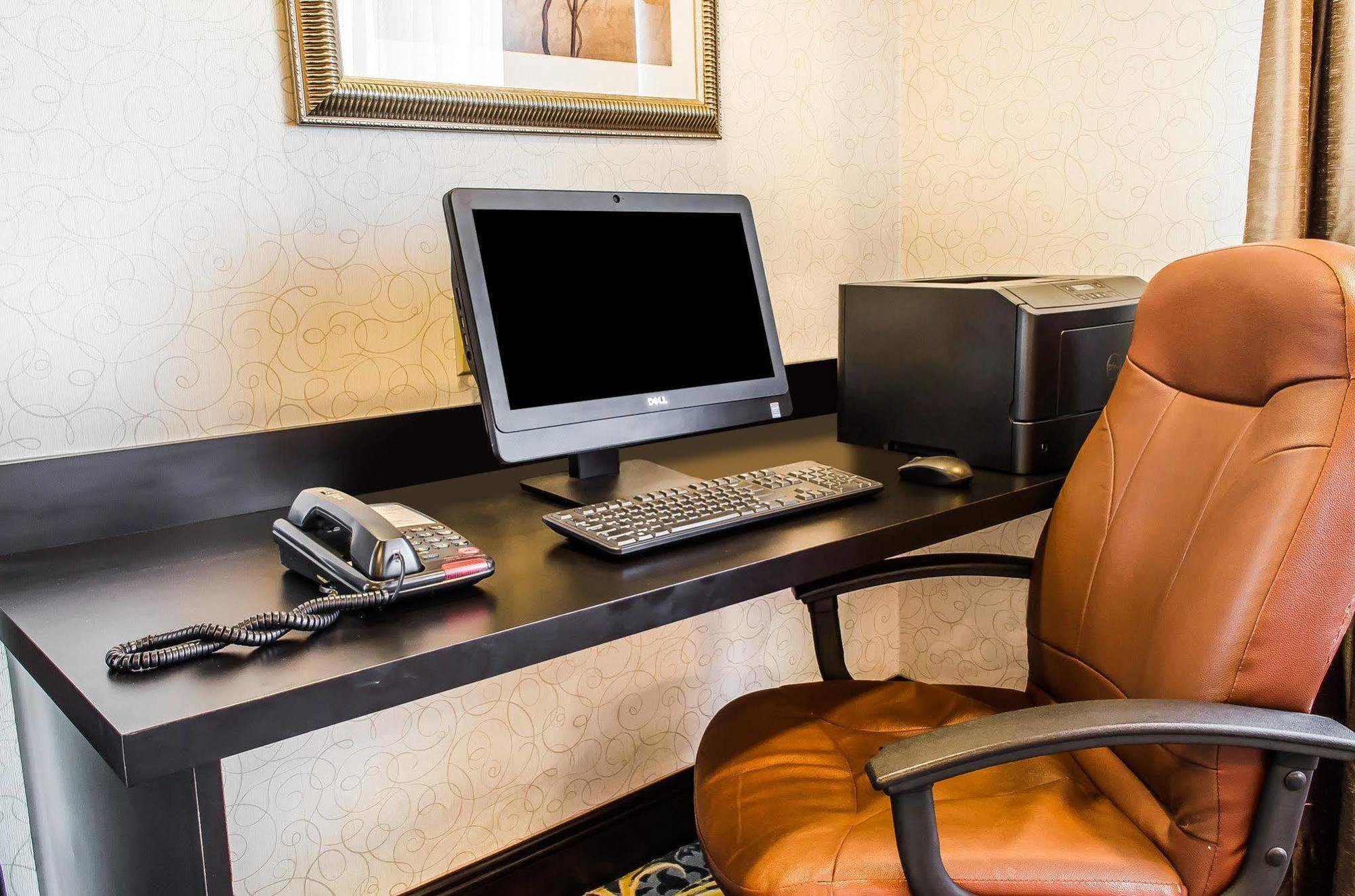 בלומסבורג Comfort Suites מראה חיצוני תמונה