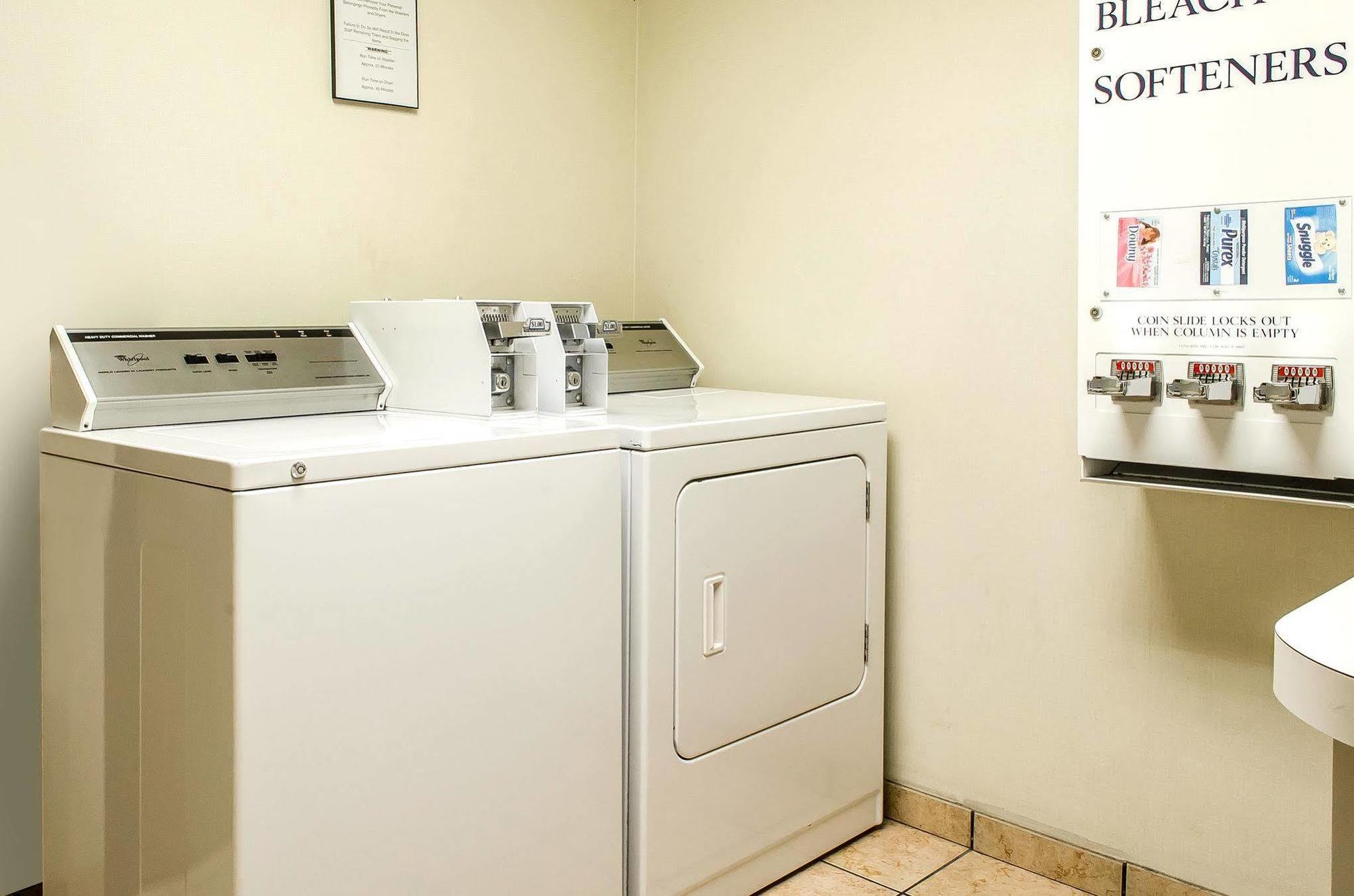 בלומסבורג Comfort Suites מראה חיצוני תמונה